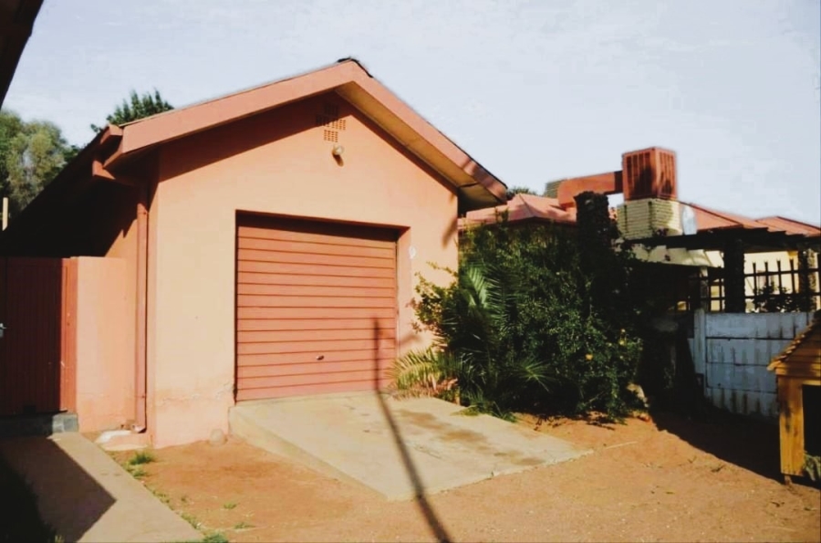 3 Bedroom Property for Sale in Flora Park Northern Cape